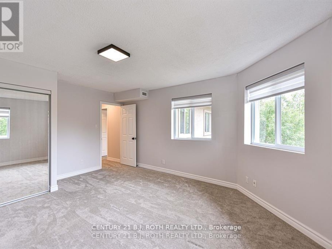 302 - 125 BOND STREET, 