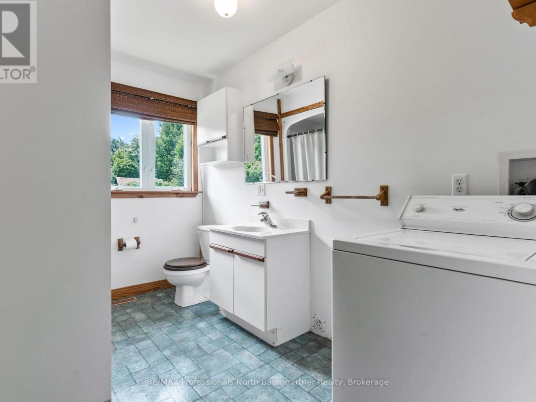 1144 BOSHKUNG LAKE ROAD, 