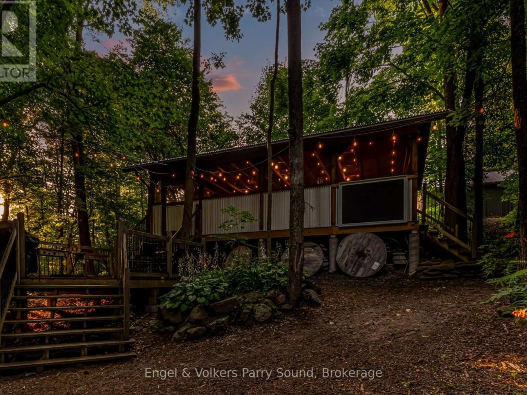 6 HARMONY LANE, 