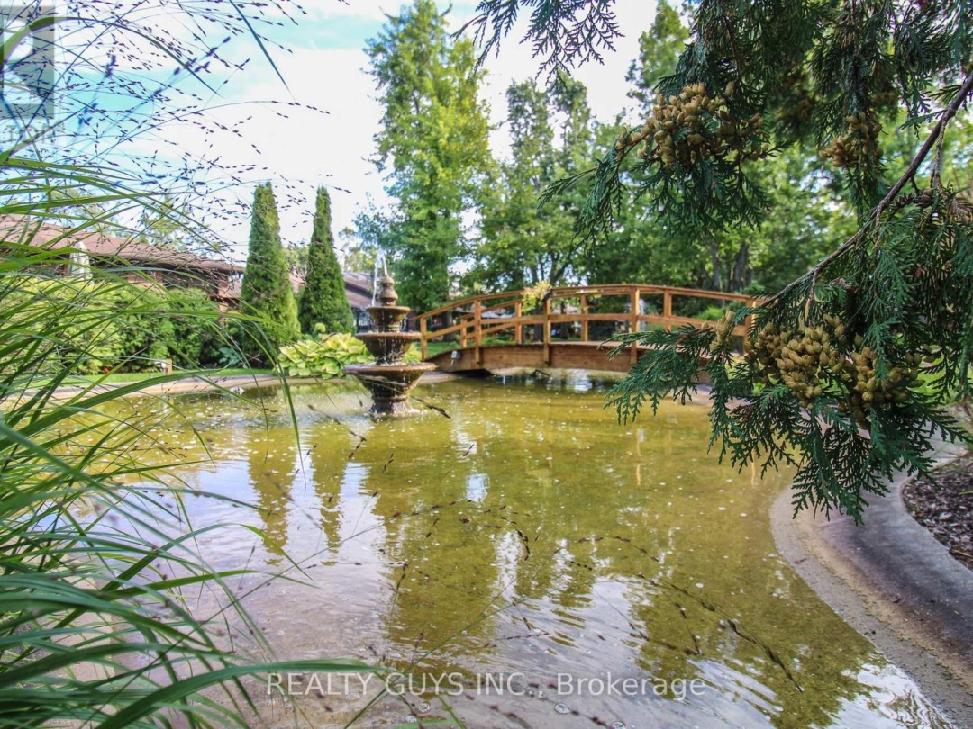 #204 - 200 EAST STREET S, 