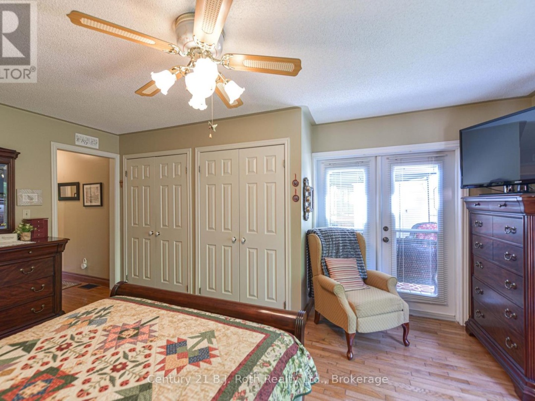 297 MATCHEDASH STREET N, 