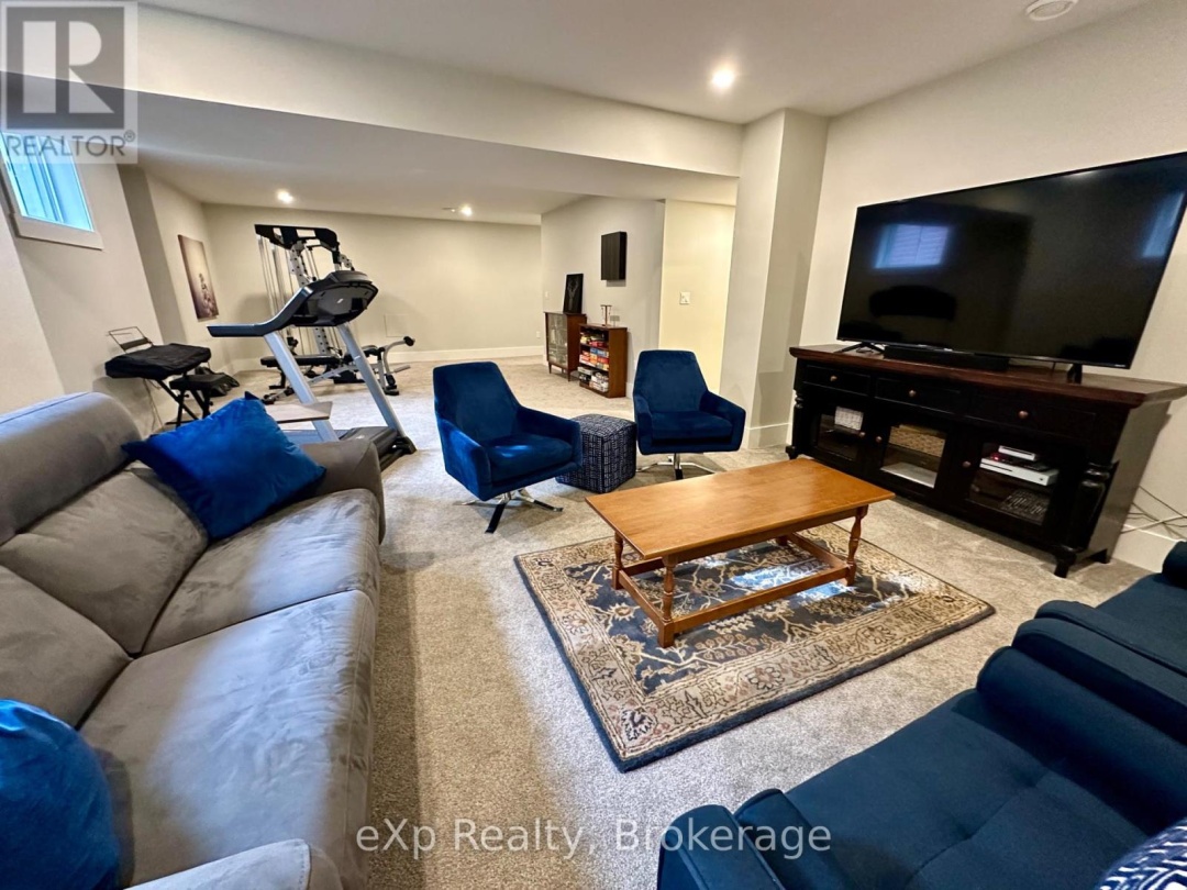 10 WOODSTREAM DRIVE, 