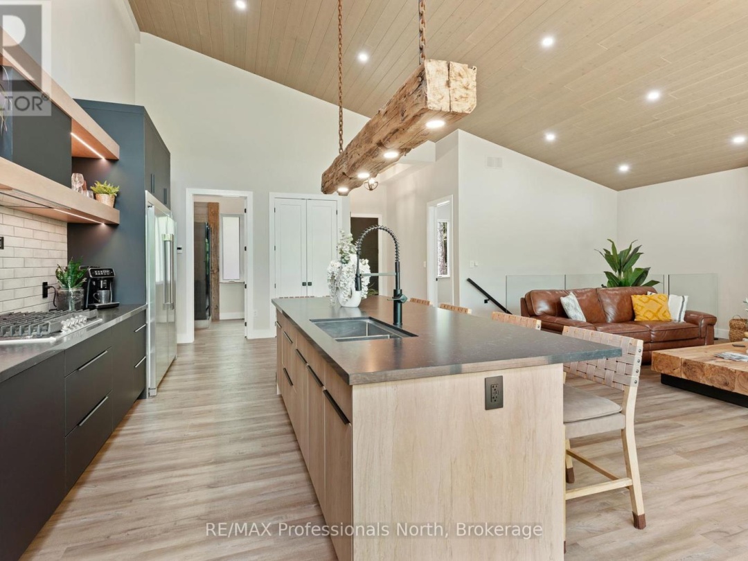 1063 Mink Road, Long Lake