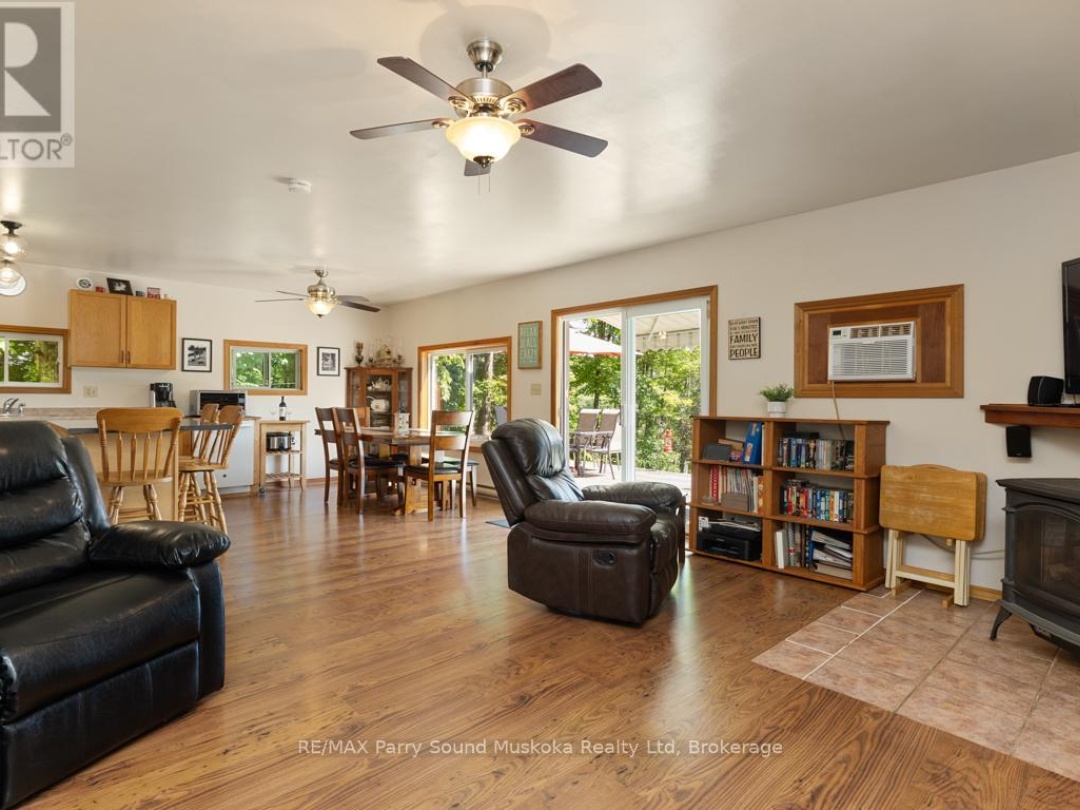 7 Blackstone Lake Road, Blackstone Lake