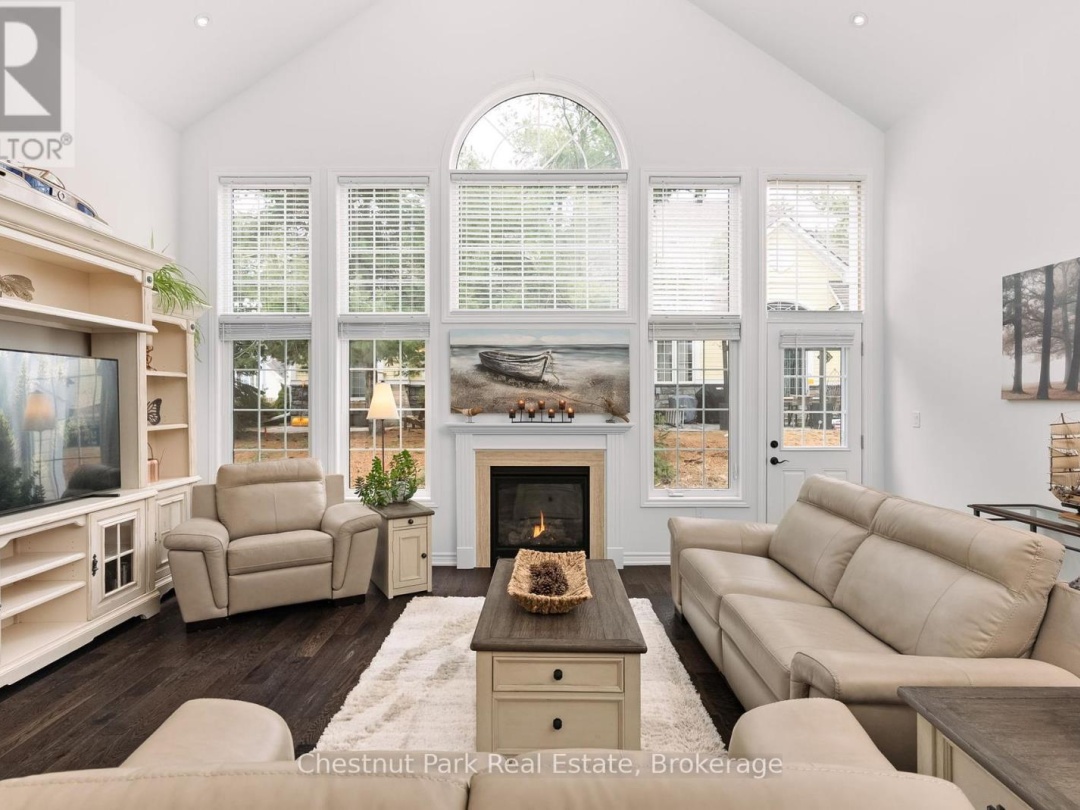 25 Durham Road, Muskoka River