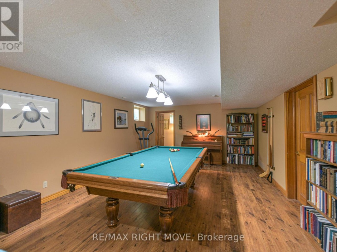 1892 CARRIAGE COURT, 