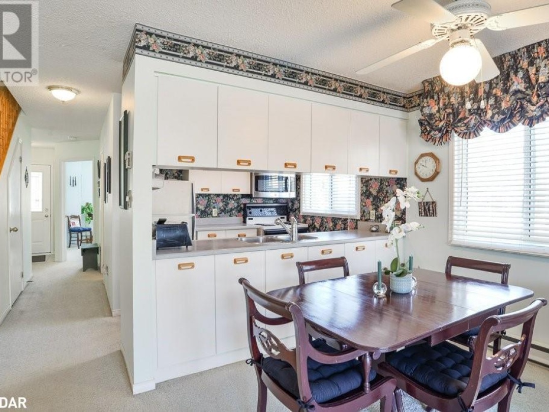 31 Laguna Parkway Unit# 1, Lake Simcoe