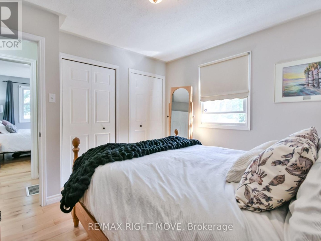 2009 MARCHMONT ROAD, 