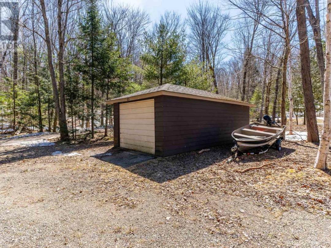 1088 Gravel Pit Drive, Canning Lake