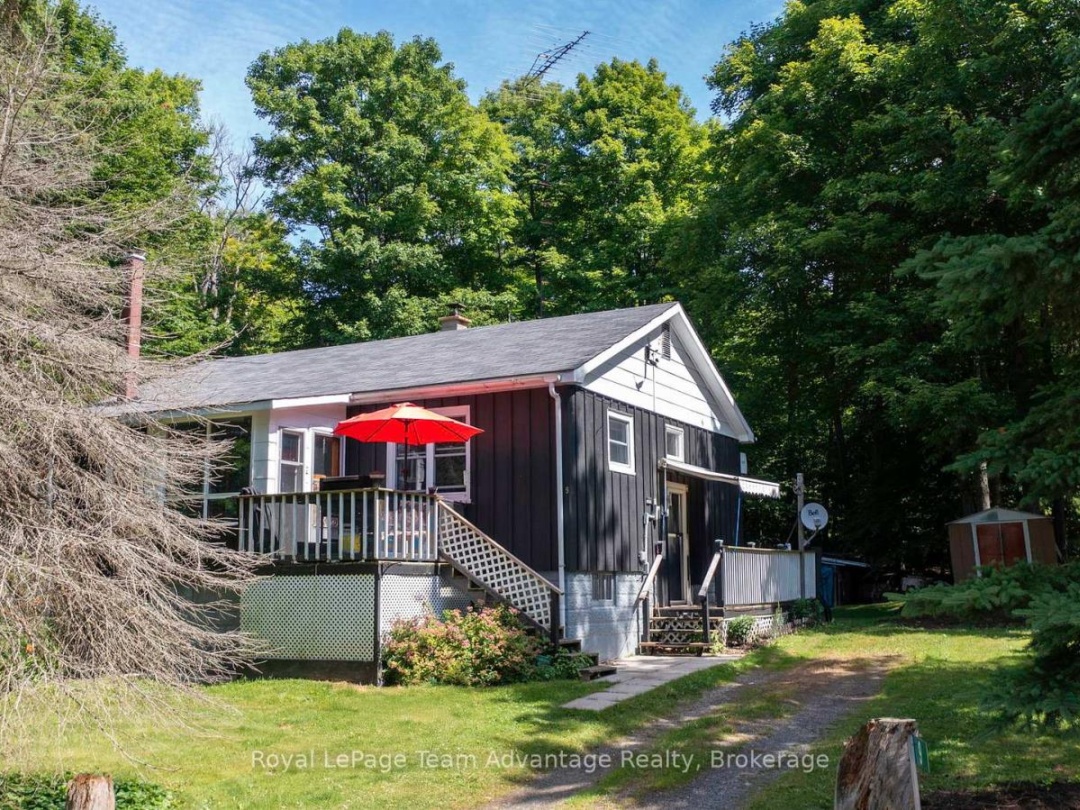 9 WOODS LANE, 