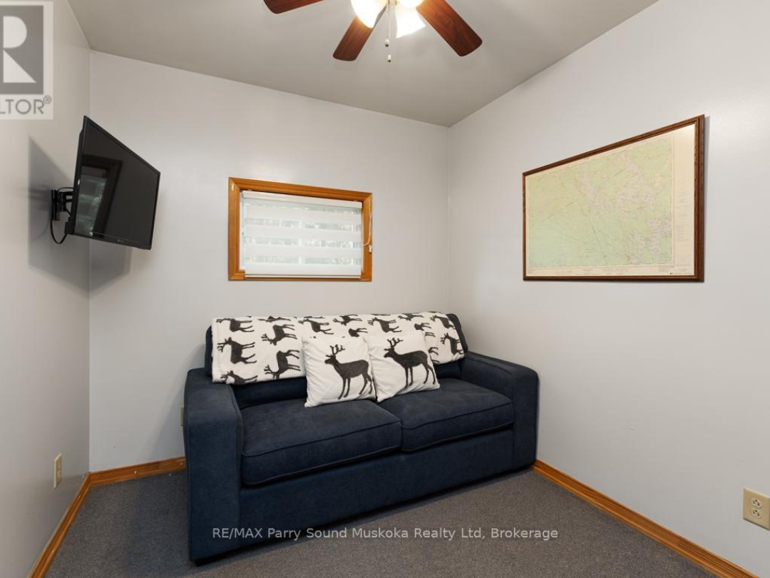 7 Blackstone Lake Road, Blackstone Lake
