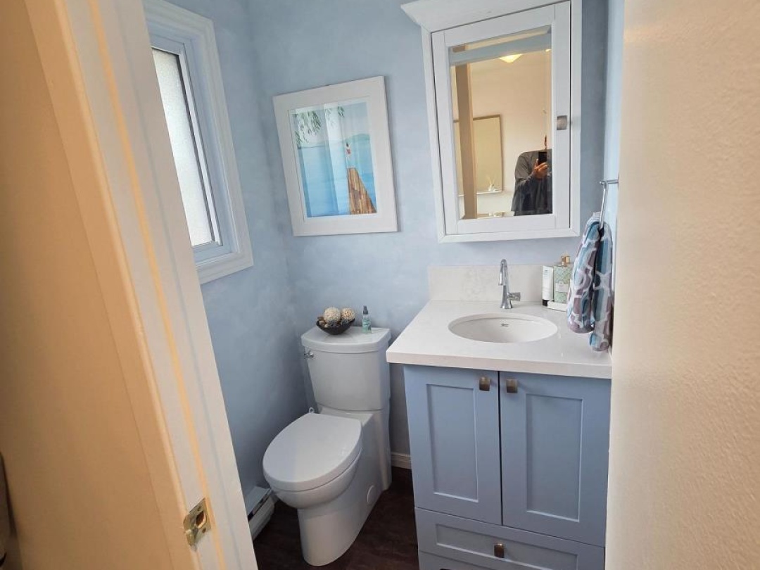 24 - 4 PARADISE BOULEVARD, Lake Simcoe