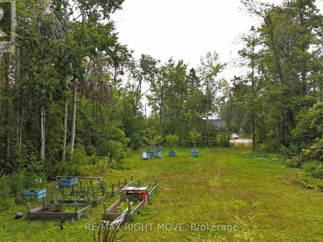 1466 CUNNINGHAM CRESCENT, 