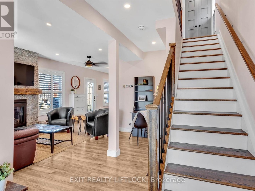 64 Front Street E, Pigeon Lake