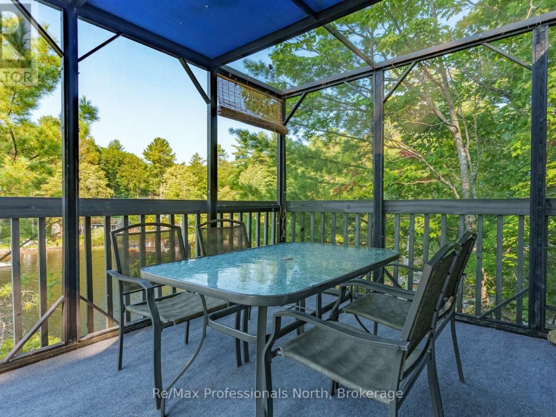 1118 Tomingas Road, Sunny Lake