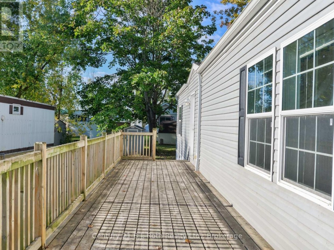 200 - 580 WEST STREET S, 