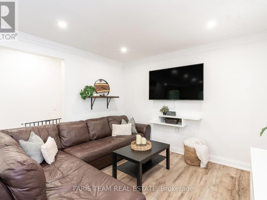 3274 MUSKOKA STREET, 