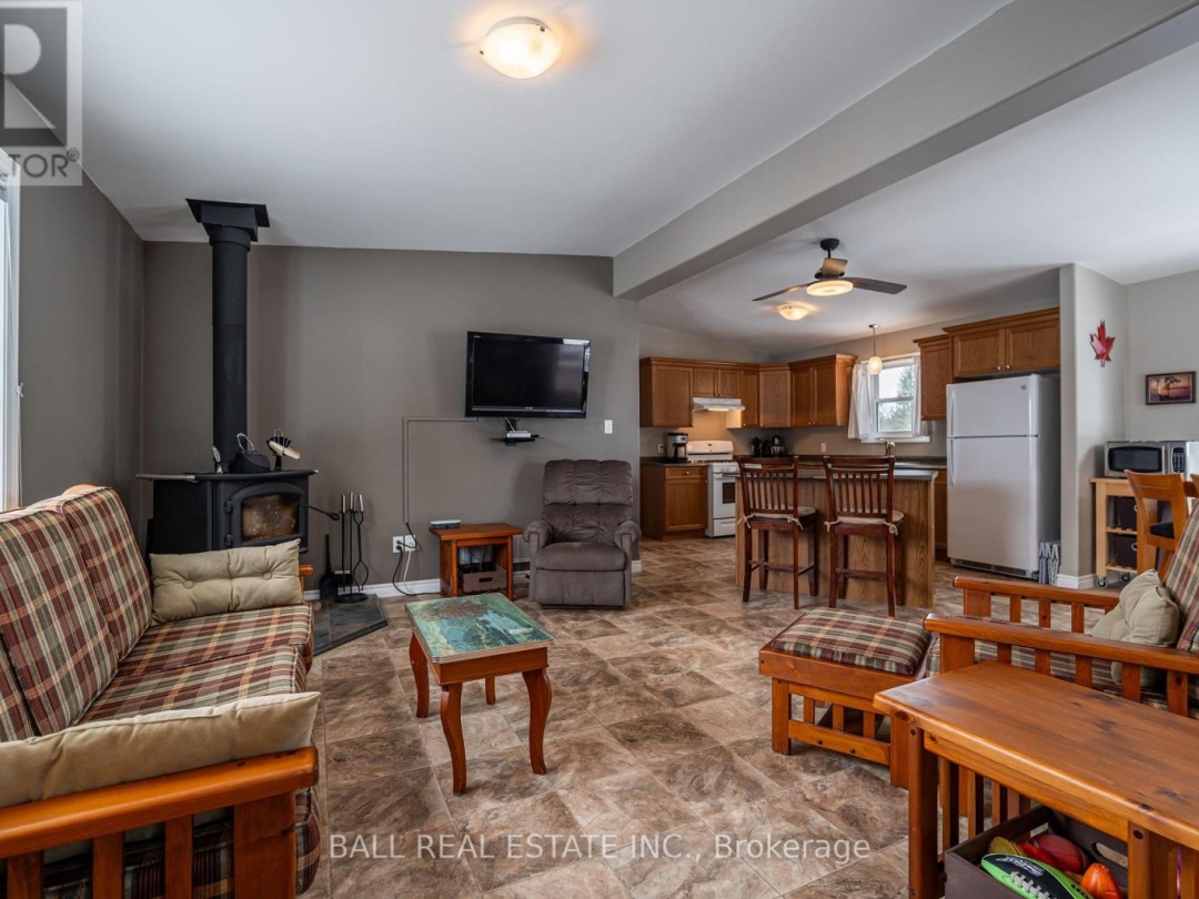 35 Elder Street, Sturgeon Lake