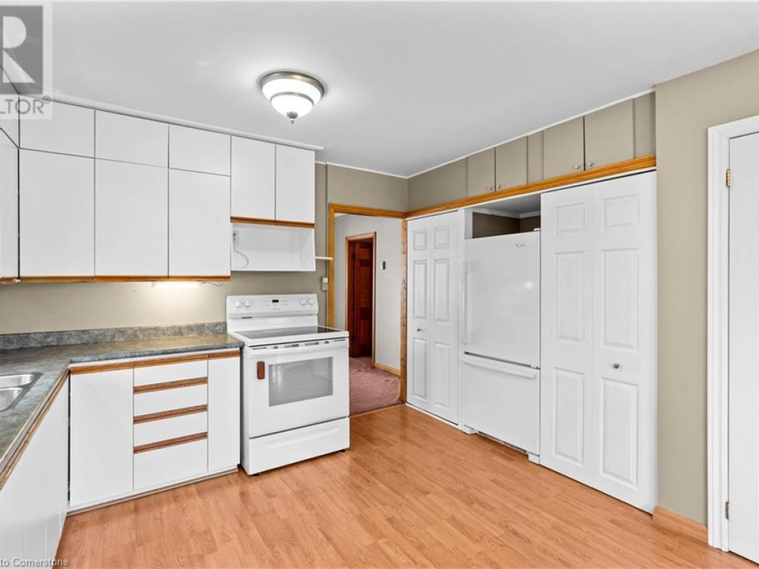 2703 LAKESIDE Drive, 