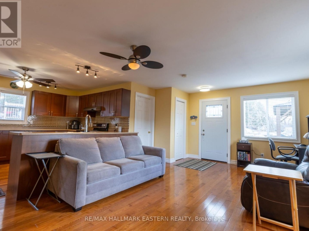 4 Hollyville Boulevard, Sturgeon Lake