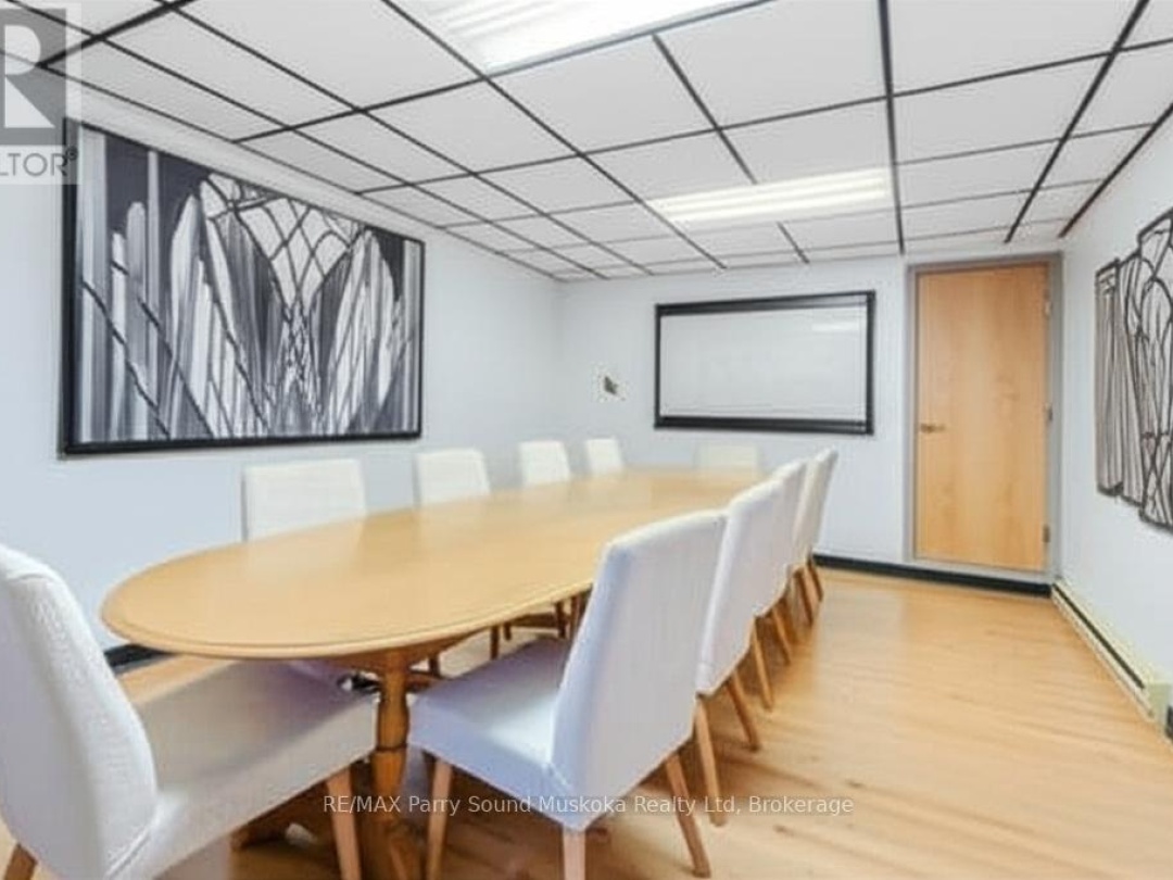 2 WILLIAM STREET, Parry Sound