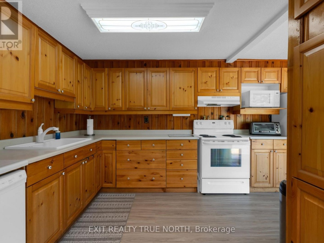 22 CARDINAL DRIVE, Talbot Lake