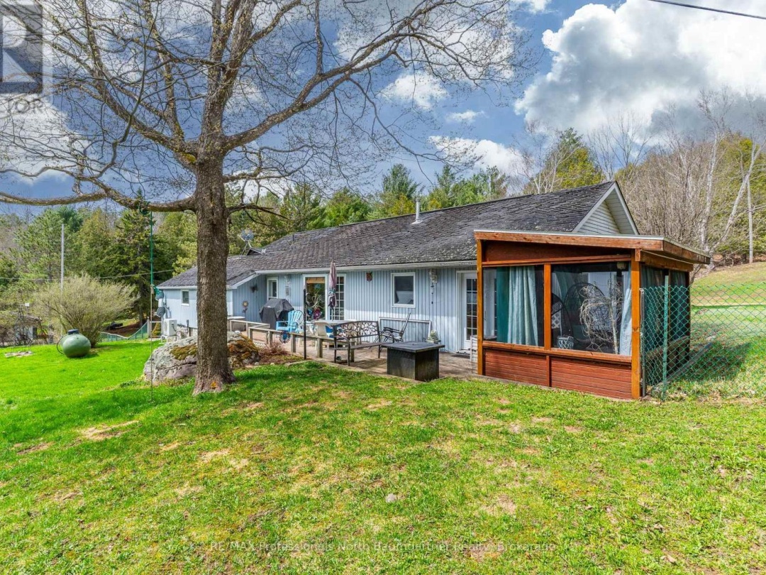 1093 Reynolds Road, Horseshoe Lake
