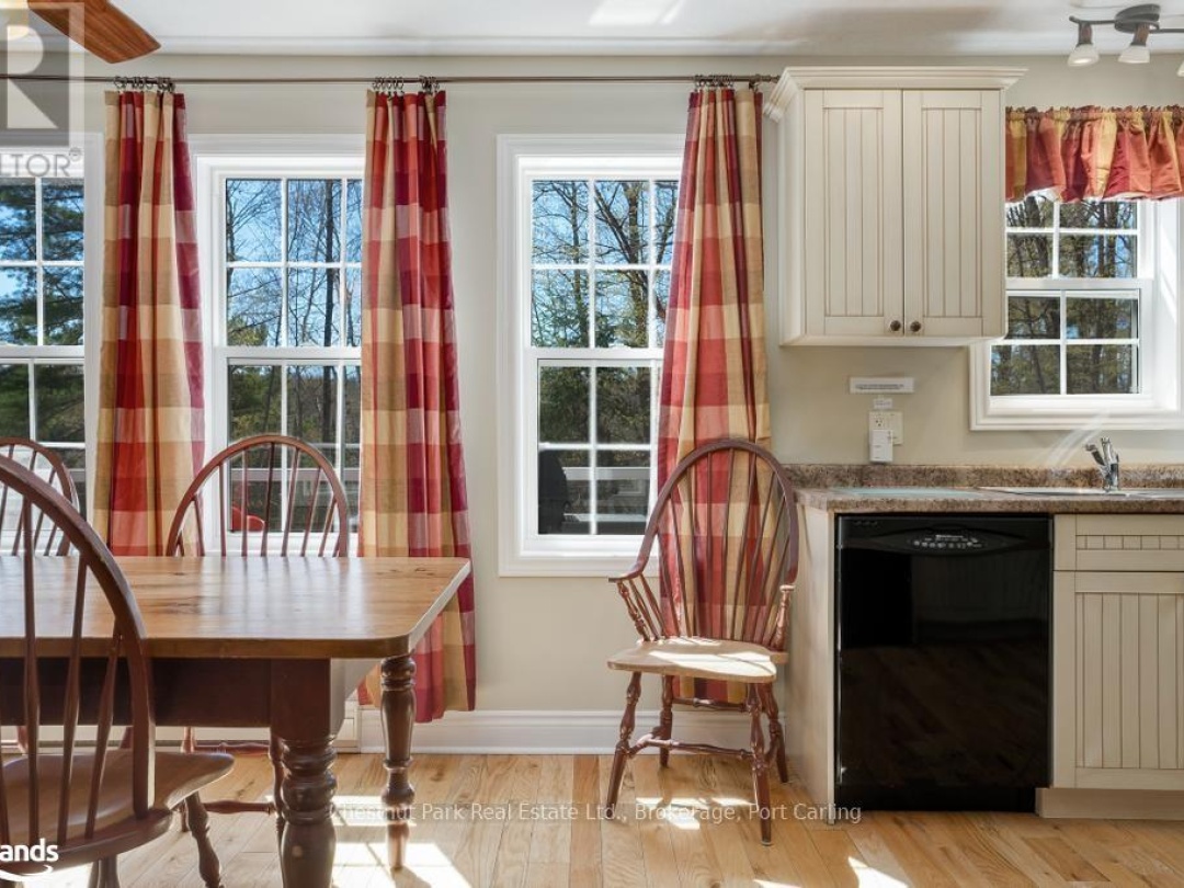 116 2 1052 Rat Bay Road, Lake Of Bays