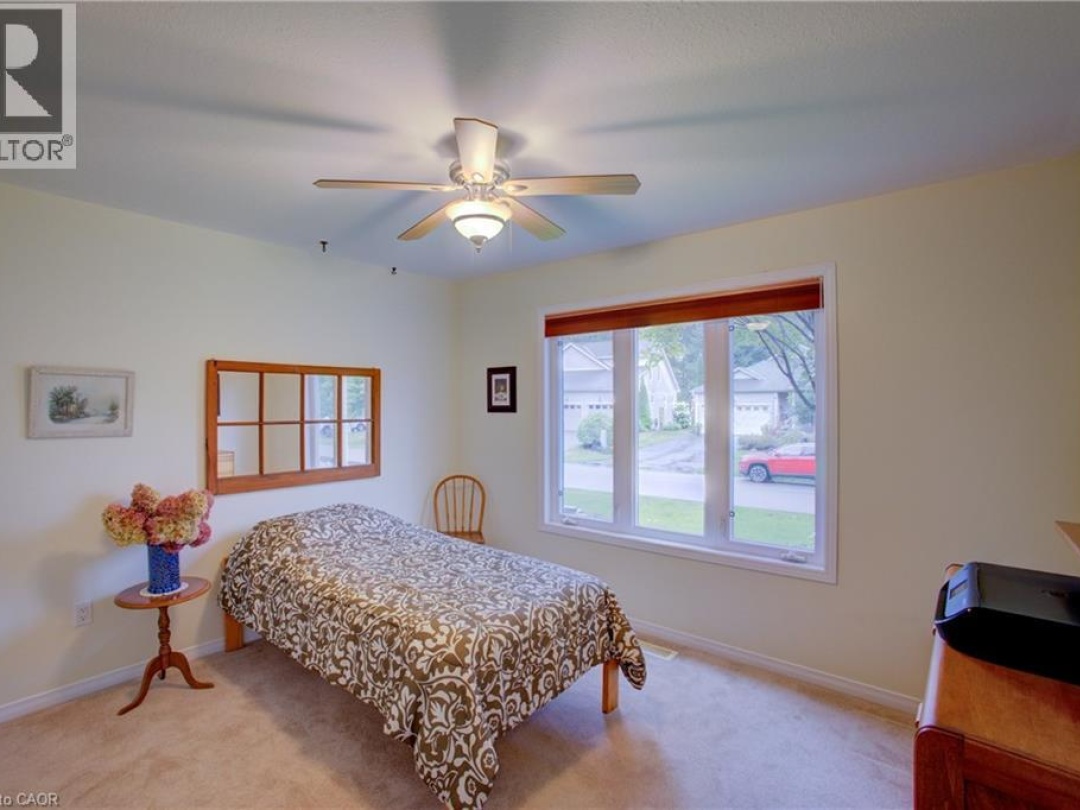 54 SPRINGWOOD Crescent, 