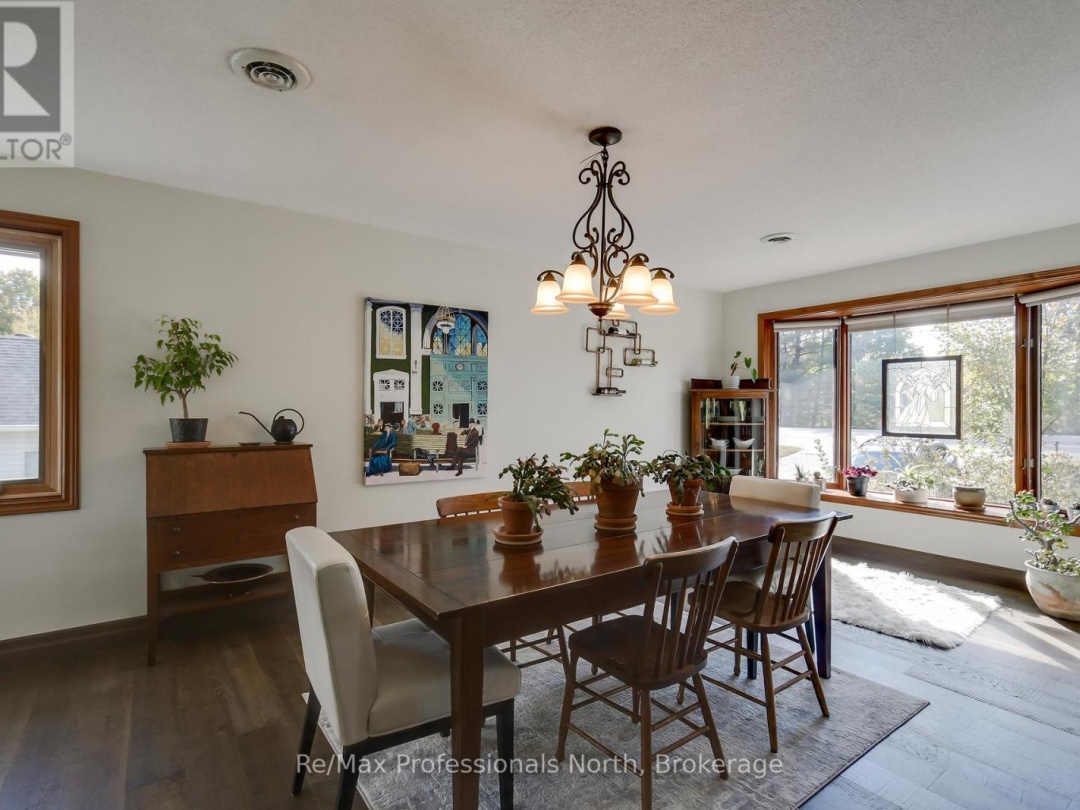 324 Bethune Drive N, Gull Lake