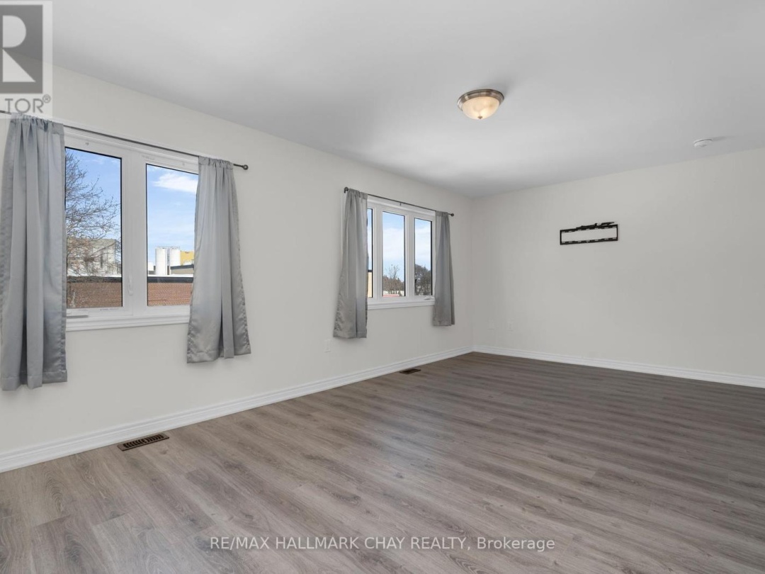 24 CHURCHLEA MEWS, Orillia