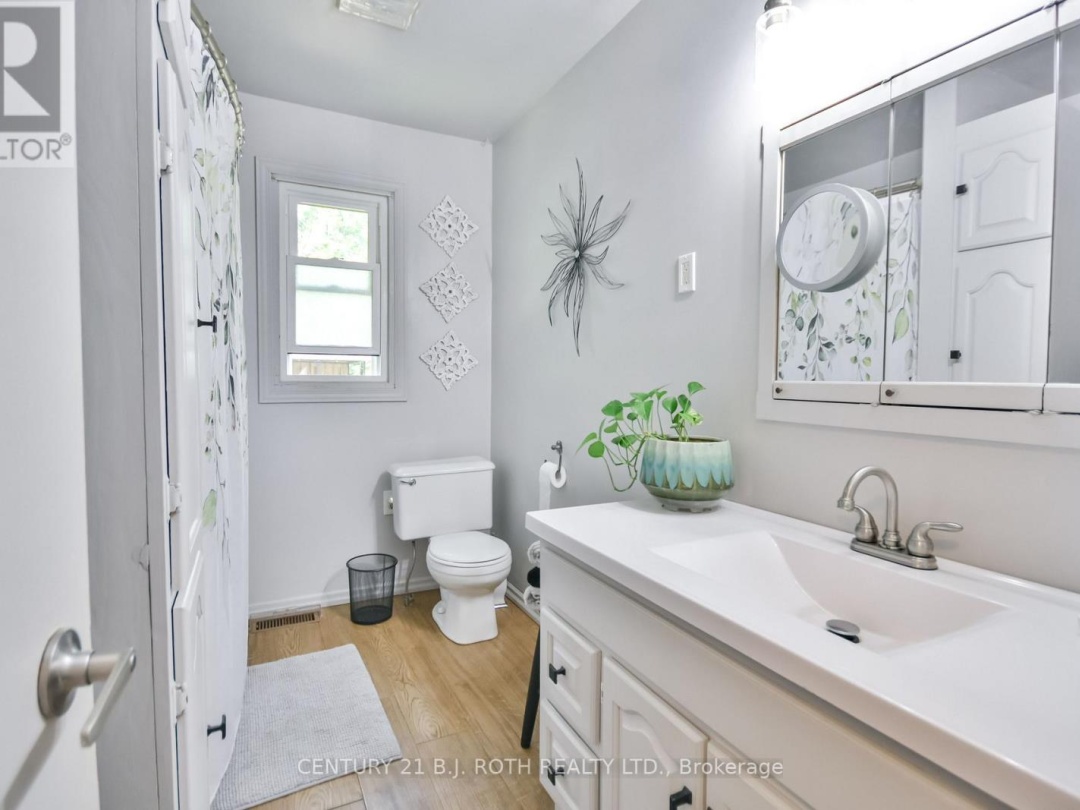 1039 DIVISION ROAD E, 