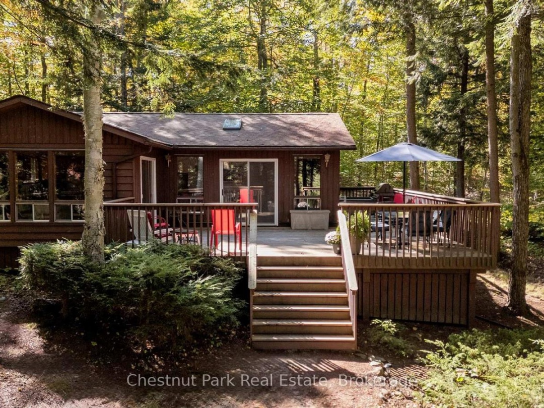 10 TAYLOR (26LM10) ISLAND, 