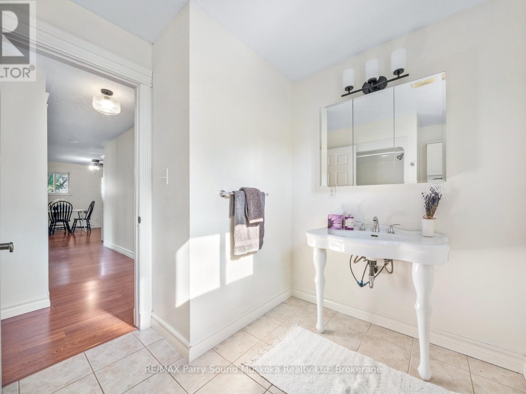 6 KITCHENER AVENUE, 