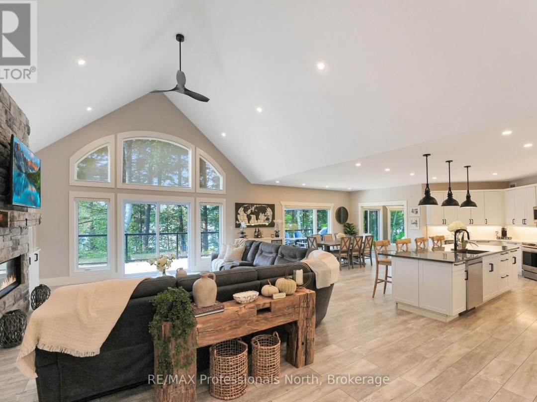 1034 Lone Wolf Crescent, Percy Lake