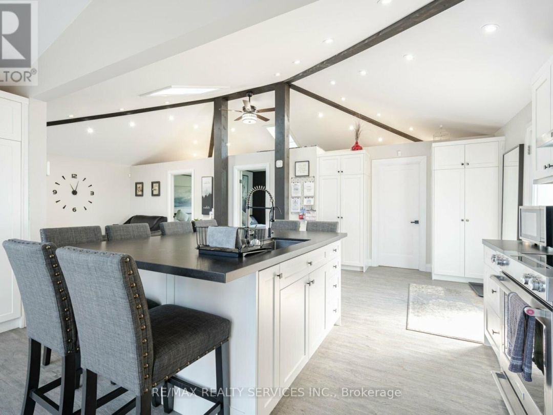 28 ELDONIA ROAD, Canal Lake