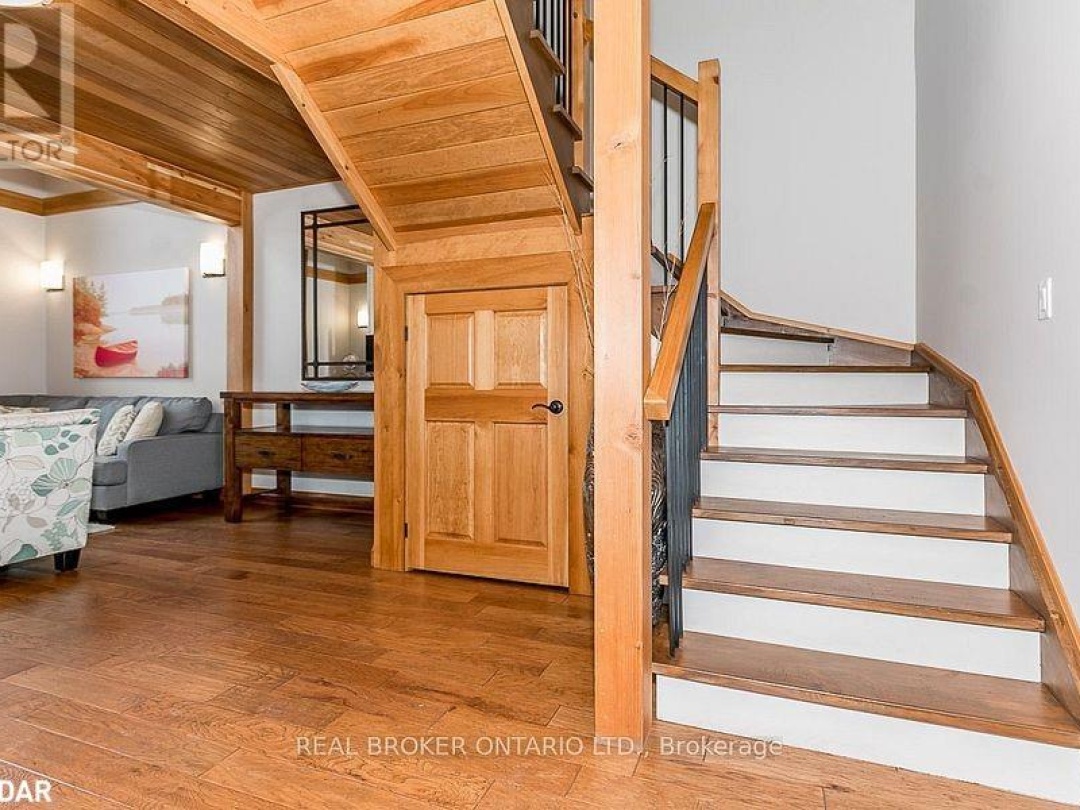 1841 Muskoka Road 118 Road W Unit# 1B, Lake Muskoka