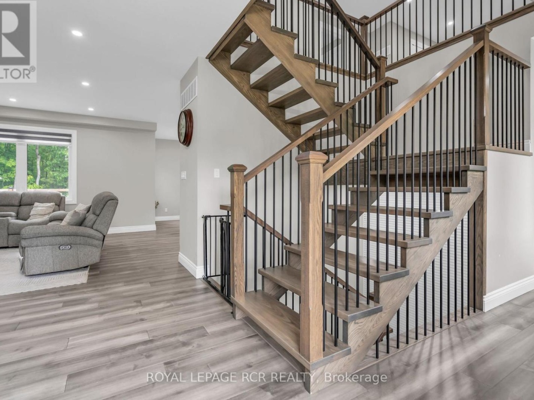2360 HONEY HARBOUR ROAD, 