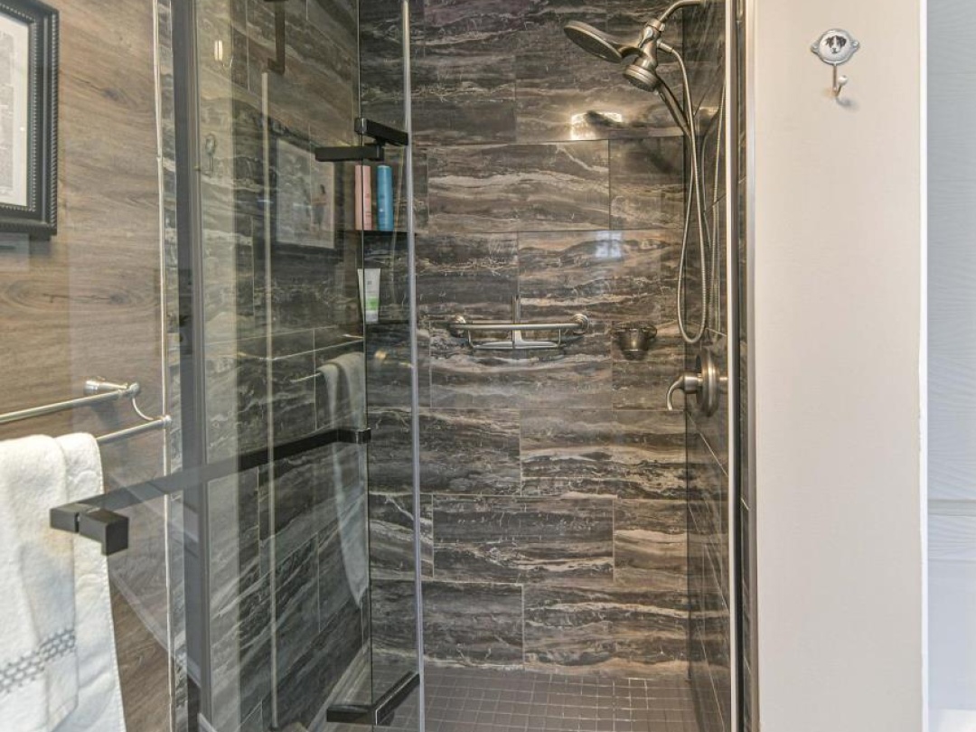 315 - 140 CEDAR ISLAND ROAD, 