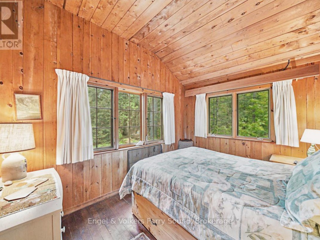 53 BIRDWOOD LANE, Harris Lake