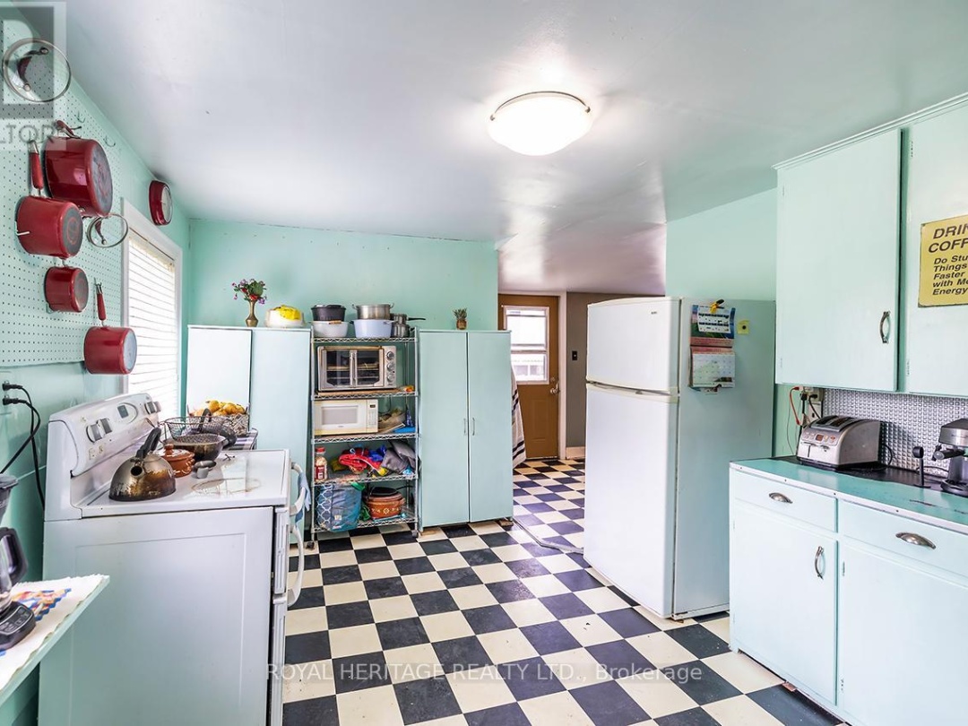 833 WOODVILLE ROAD, 