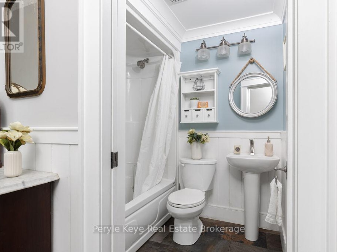 118 ROBIN ROAD, 