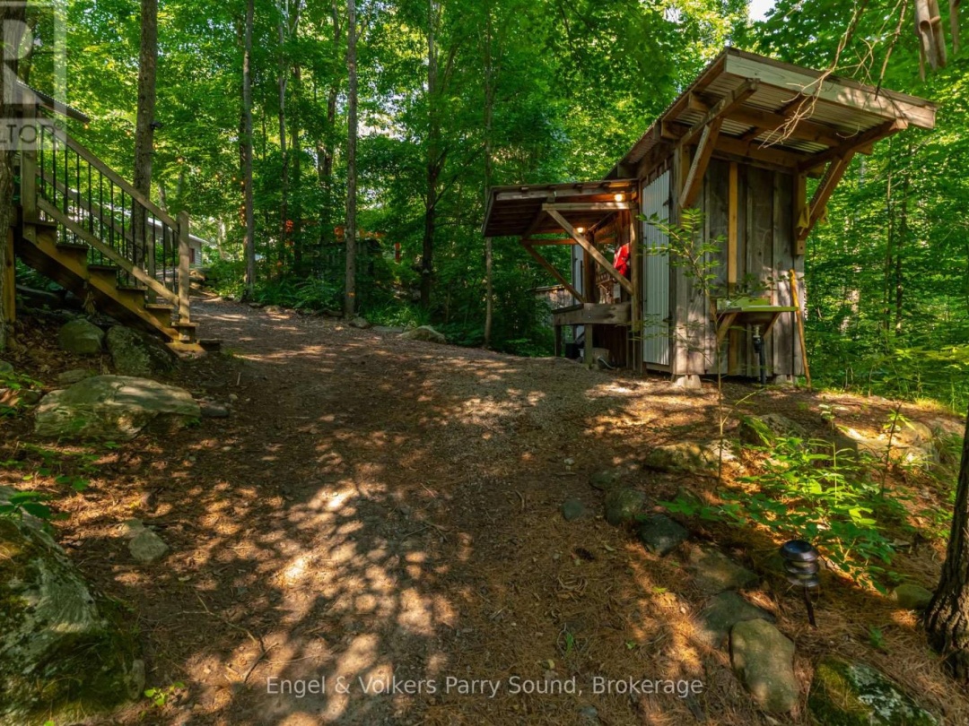6 HARMONY LANE, 