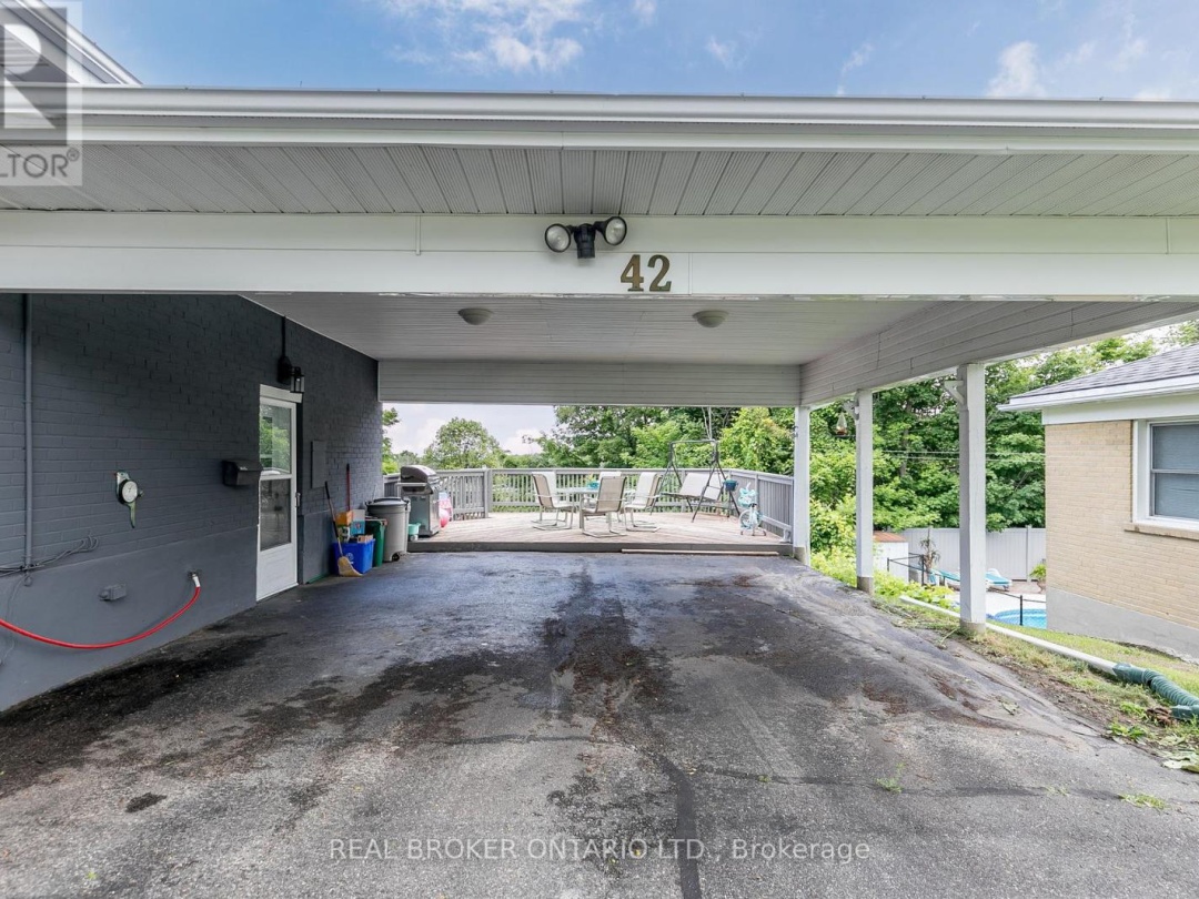 42 Charles Road, Orillia