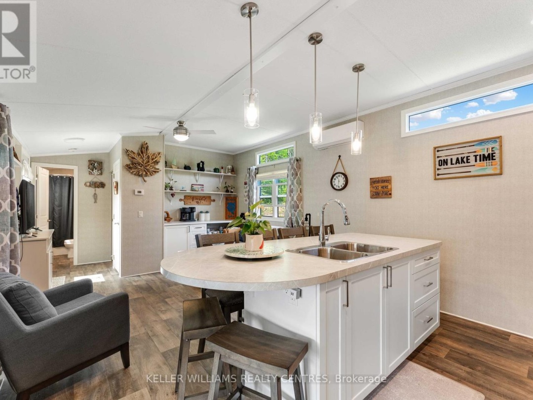 #38 Lakeridge 1047 Bonnie Lake Camp Road, Bracebridge (Macaulay)