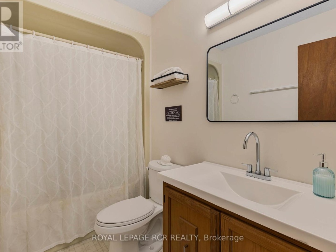 1034 BIRD LAKE CRESCENT, 
