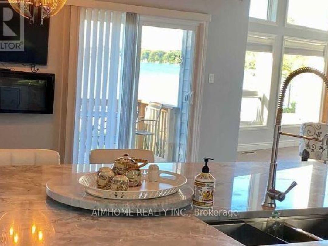 2858 Lakeshore Road E, Oro-Medonte