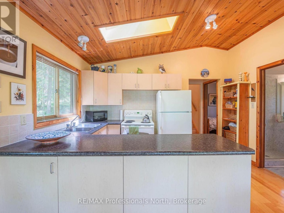 1023 Maiden Trail, Bob Lake