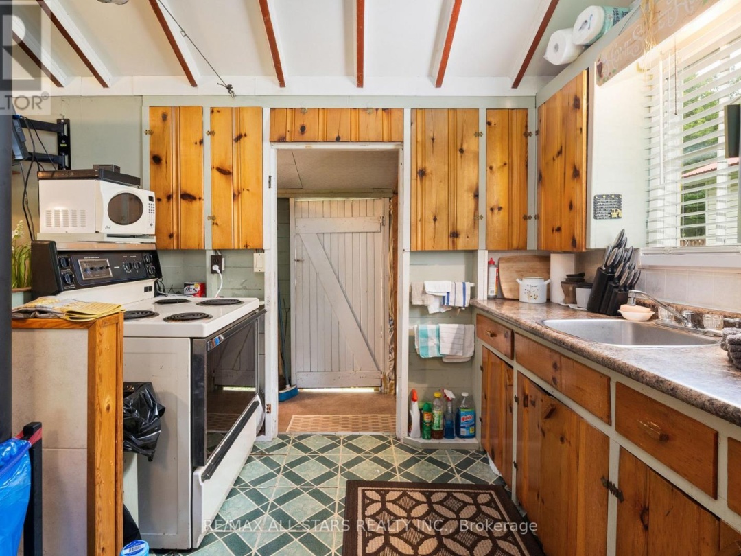 93 STURGEON GLEN ROAD, 
