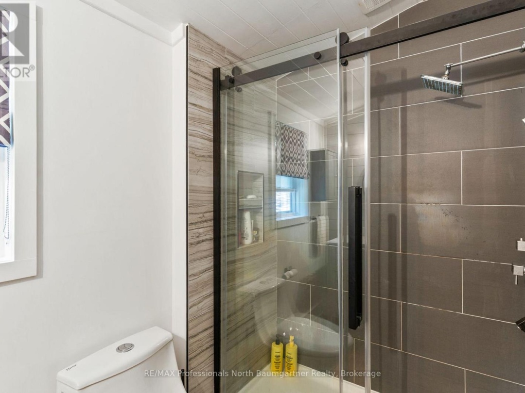 2129 Telephone Bay Road, Highlands East